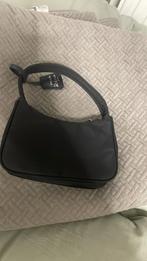 Prada Re-Edition 2005 Zwart Nylon Schoudertas - Nieuw, Ophalen, Nieuw, Zwart, Schoudertasje