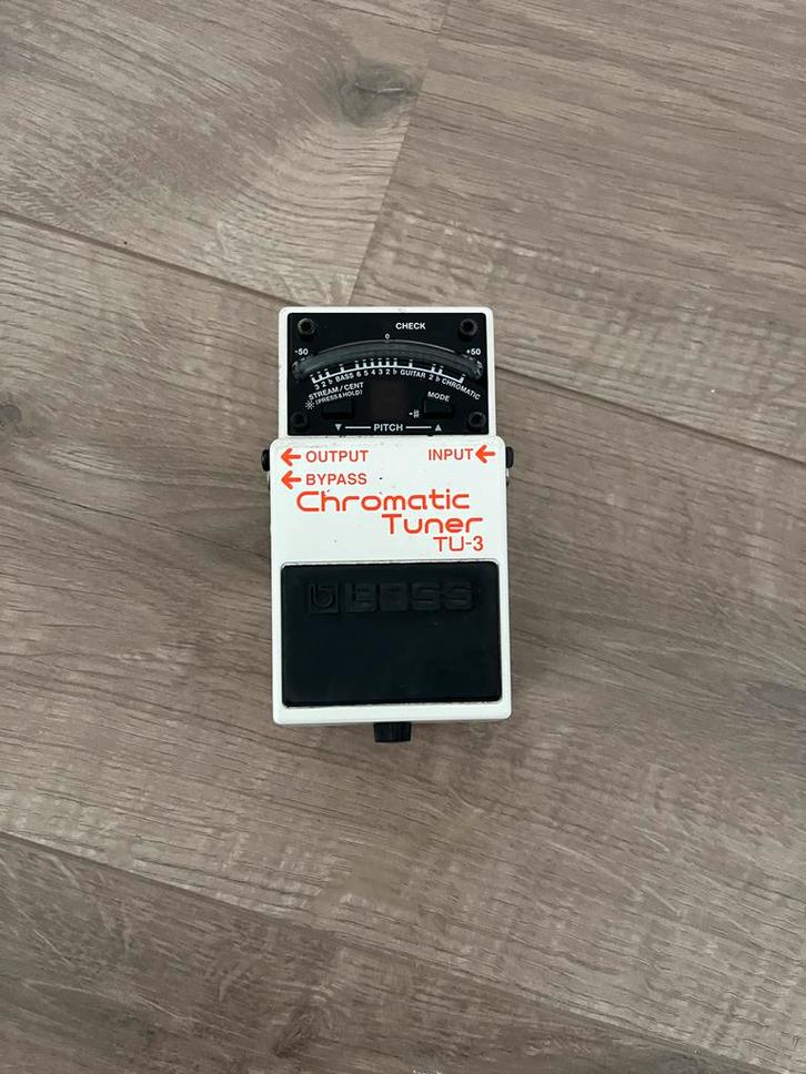 Boss TU-3 Chromatic Tuner Pedaal, Muziek en Instrumenten, Effecten, Zo goed als nieuw, Ophalen of Verzenden