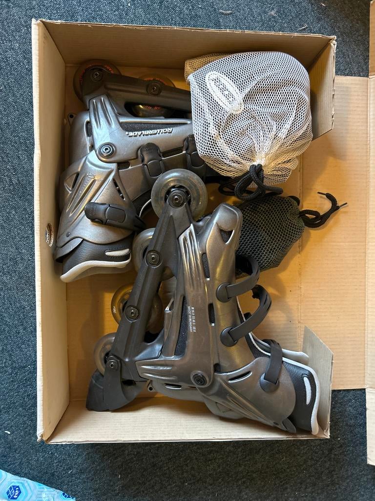 Rollerblades met beschermers - Maat 40.5, Sport en Fitness, Skeelers, Heren, Zo goed als nieuw, Inline skates 4 wielen, Ophalen