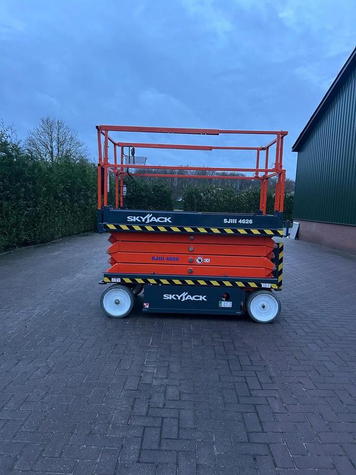 Hoogwerker huren skyjack te huur, Zakelijke goederen, Machines en Bouw | Liften, Steigers en Ladders, Ophalen