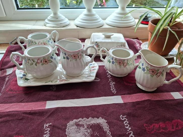 Suikerpot melkkannetje botervloot boursinschaaltje -ook los, Antiek en Kunst, Antiek | Servies compleet, Ophalen of Verzenden