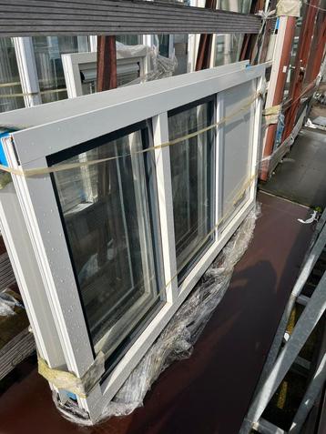 Hoge kwaliteit kunstof kozijn met aluminium schaaldelen beschikbaar voor biedingen