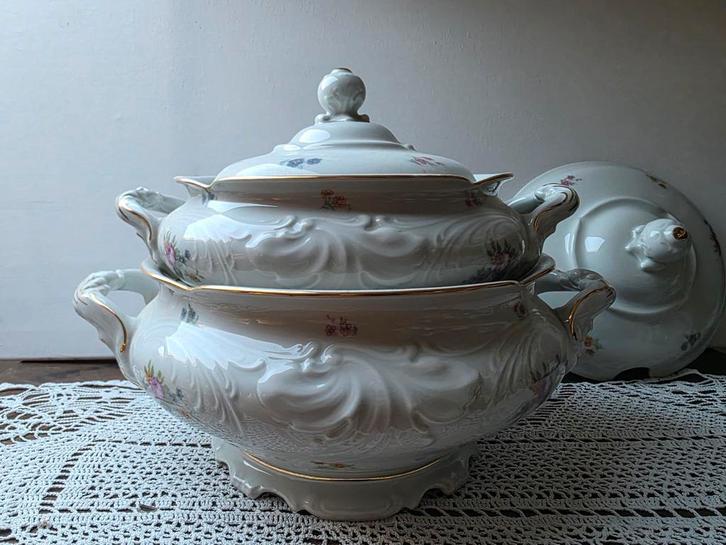 Dekschaal en een terrine, Antiek en Kunst, Antiek | Schalen, Ophalen of Verzenden