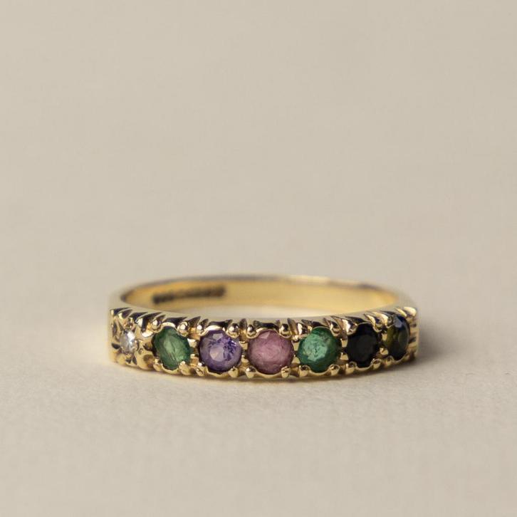 Vintage 9 karaat gouden DEAREST symbolische edelstenen ring, Sieraden, Tassen en Uiterlijk, Ringen, Zo goed als nieuw, Dame, 17 tot 18