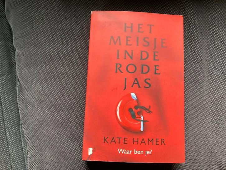 💃🏽 Het meisje in de rode jas - Kate Hamer, Boeken, Thrillers, Zo goed als nieuw, Ophalen of Verzenden