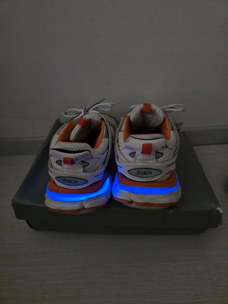 Balenciaga track LED, Kleding | Heren, Schoenen, Gedragen, Sneakers of Gympen, Overige kleuren, Ophalen of Verzenden