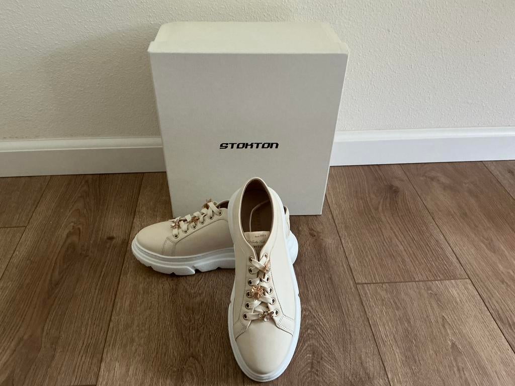 Nieuwe sneakers in doos Stokton, Kleding | Dames, Schoenen, Wit, Nieuw, Ophalen of Verzenden, Sneakers of Gympen