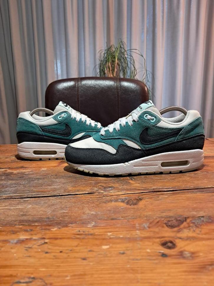 Nike Air Max 1 Essential 'Mineral Teal' Size 38, Kleding | Dames, Schoenen, Gedragen, Sneakers of Gympen, Wit, Ophalen of Verzenden