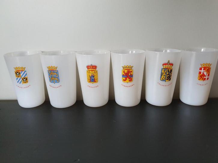 Chocomel wapen glazen/provincie glazen Nutricia, Verzamelen, Glas en Borrelglaasjes, Zo goed als nieuw, Ophalen of Verzenden