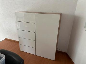 Besta kastje 130x120 (hxb) beschikbaar voor biedingen