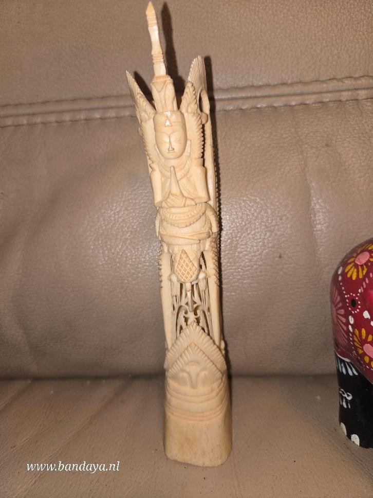 Prachtig handgemaakt beeldje uit indonesie, Antiek en Kunst, Kunst | Beelden en Houtsnijwerken, Ophalen of Verzenden