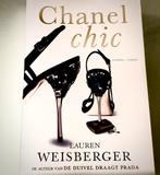 Boek Chanel chique, Boeken, Ophalen of Verzenden, Gelezen, Lauren Weisberger