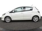 Toyota Yaris 1.5 Full Hybrid Dynamic | Airco | Navigatie | C, Auto's, Gebruikt, Zwart, 4 cilinders, Wit
