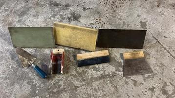 Compleet set voeggereedschap met troffel etc. beschikbaar voor biedingen