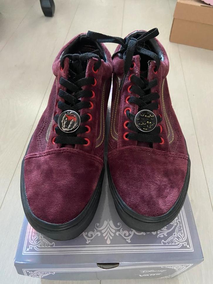 Disney Vans snow white Disney 100 sneakers maat 41, Kleding | Dames, Schoenen, Zo goed als nieuw, Sneakers of Gympen, Rood, Ophalen of Verzenden