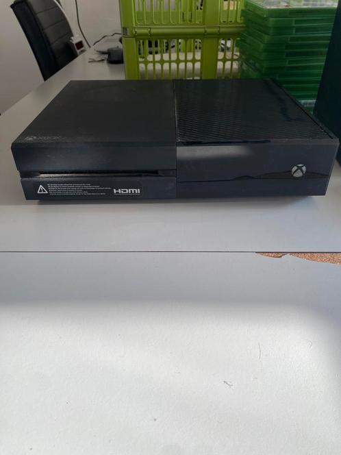 Xbox One met 2 controllers en 14 top games, Spelcomputers en Games, Spelcomputers | Xbox One, Gebruikt, Xbox One, 500 GB, Met 2 controllers