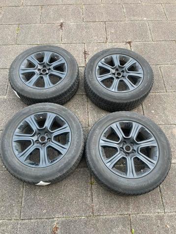 Mooie set velgen met Pirelli winterbanden 235/60 R18 beschikbaar voor biedingen
