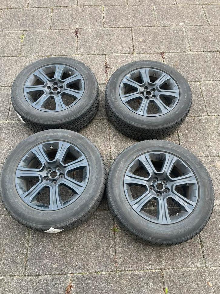 Mooie set velgen met Pirelli winterbanden 235/60 R18, Auto diversen, Overige Auto diversen, Ophalen