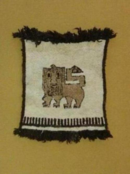 retro wollen wandkleed afb. mythologische leeuw 65 x 50 cm, Verzamelen, Retro, Huis en Inrichting, Ophalen