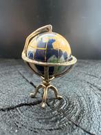 Zilveren Miniatuur Wereldbol met Emaille, Antiek en Kunst, Antiek | Goud en Zilver, Ophalen of Verzenden