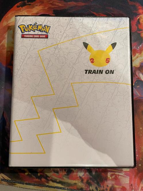 Pokemon set van 6 JUMBO Pokemon kaarten in map., Hobby en Vrije tijd, Verzamelkaartspellen | Pokémon, Zo goed als nieuw, Meerdere kaarten