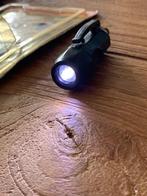 Peli products L1 ledzaklampje met draagkoord en draagclip, Caravans en Kamperen, Zaklampen, Ophalen of Verzenden, Nieuw, Batterij