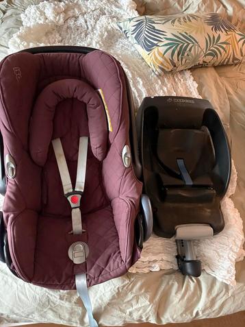 Maxi-Cosi Autostoel + Base + Slaapzak beschikbaar voor biedingen