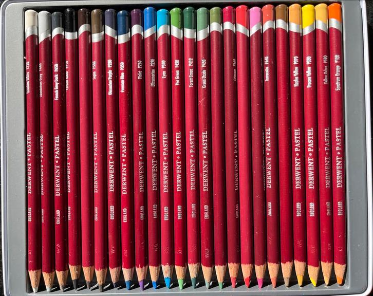 Derwent Pastel Potloden - 24 stuks, Hobby en Vrije tijd, Tekenen, Zo goed als nieuw, Potlood of Stift, Ophalen of Verzenden