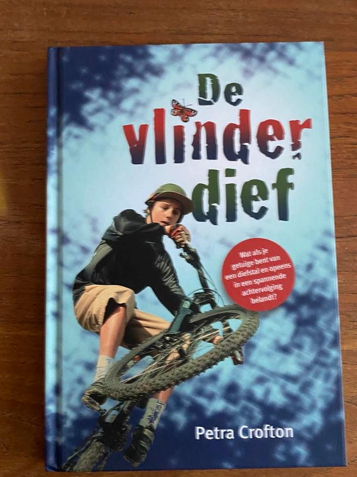 De vlinderdief - Petra Crofton, uitg J.Columbus 2022 zgan, Boeken, Kinderboeken | Jeugd | 10 tot 12 jaar, Zo goed als nieuw, Fictie