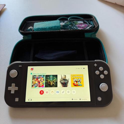 Nintendo switch lite met 7 games, Spelcomputers en Games, Spelcomputers | Nintendo Switch Lite, Zo goed als nieuw, Grijs, Met beschermhoes of tas
