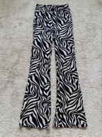ONLY flarded broek zebraprint beige/zwart maat S € 5, Gedragen, Ophalen of Verzenden, Maat 36 (S), Zwart