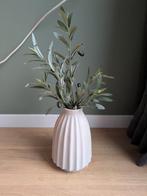 Beige vaas ribbel met Olijftakken, Overige kleuren, Aardewerk of Porselein, Ophalen of Verzenden, Zo goed als nieuw