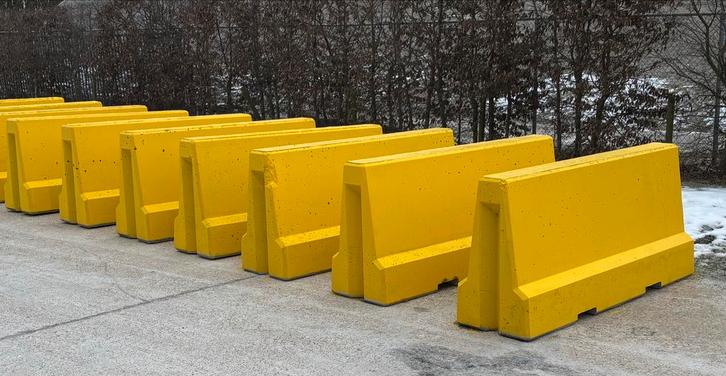 Betonblokken / Barriers / Stapelblokken, Doe-het-zelf en Verbouw, Overige Doe-het-zelf en Verbouw, Ophalen