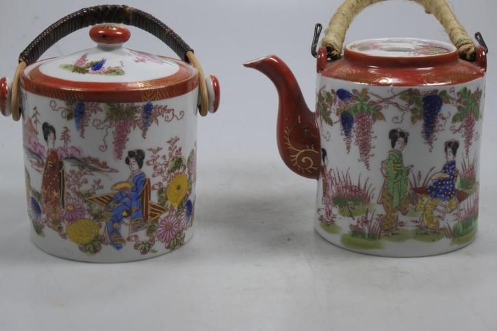 Chinese porseleinen theepot en dekselpot. Hand painted., Antiek en Kunst, Curiosa en Brocante, Ophalen of Verzenden