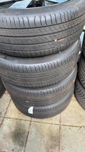 2 zomerbanden 235/45 R18, NIEUW beschikbaar voor biedingen