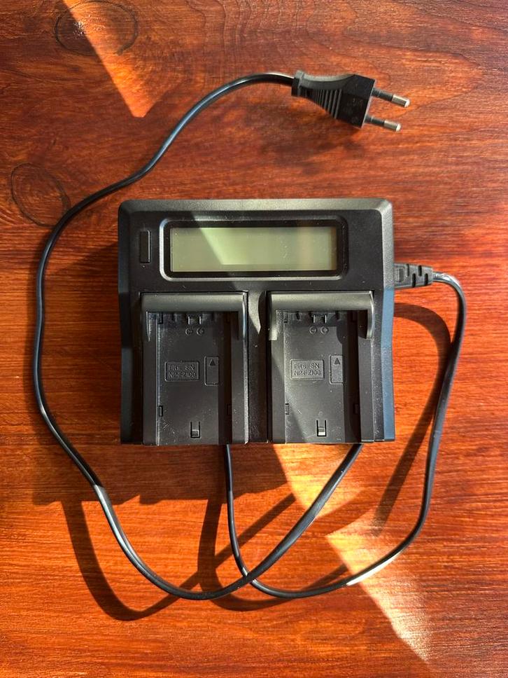 Sony dubbele Acculader voor Camera, Audio, Tv en Foto, Accu's en Batterijen, Gebruikt, Oplaadbaar, Ophalen of Verzenden