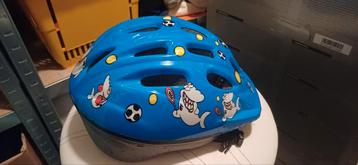 Kinderfietshelm 2 uitvoeringen, 1 nieuw 1 gebruikt beschikbaar voor biedingen