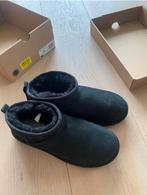 Ugg 41 nieuwstaat, Zwart, Lage of Enkellaarzen, Ophalen of Verzenden, Zo goed als nieuw