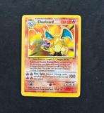 Charizard 4/102 base set, Hobby en Vrije tijd, Verzamelkaartspellen | Pokémon, Ophalen of Verzenden, Zo goed als nieuw