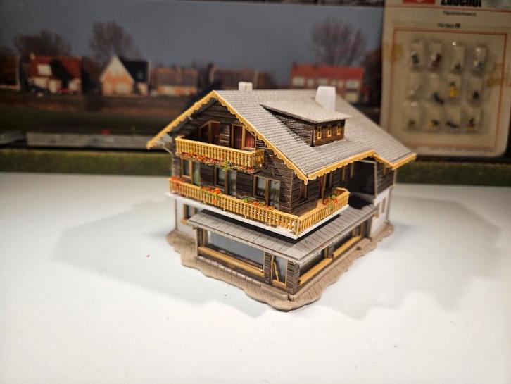 Oostenrijks berghuis alpenhuis N spoor trein 1:160, Hobby en Vrije tijd, Modeltreinen | N-Spoor, Gebruikt, Brug, Tunnel of Gebouw