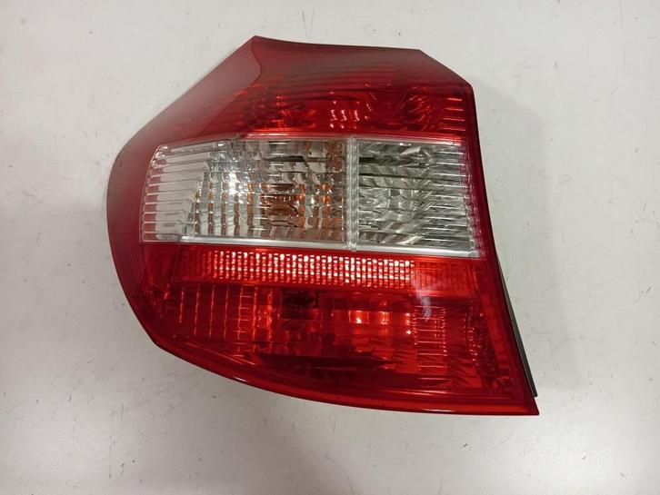 Achterlicht links buiten BMW 1 serie, Auto-onderdelen, Verlichting, BMW, Gebruikt, Herkomst onderdeel bekend, 12 maanden garantie
