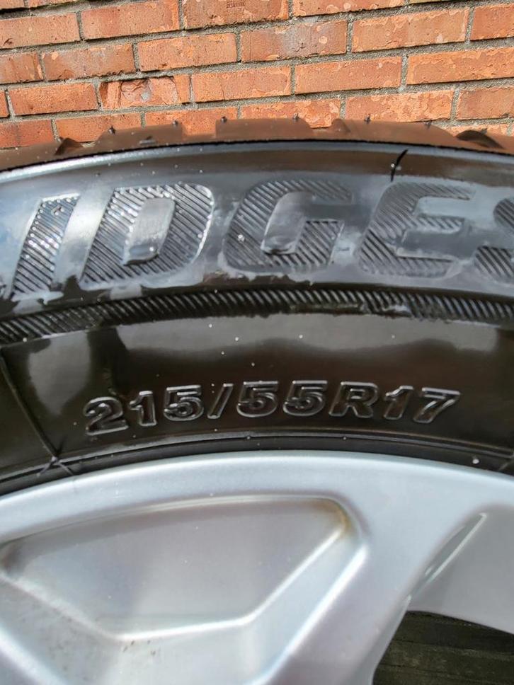 Audi Velgen met Bridgestone Winterbanden 17 Inch, Auto-onderdelen, Banden en Velgen, Banden en Velgen, Winterbanden, 17 inch, 215 mm