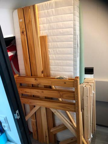 Half hoogslaper bed rhout 90x200cm beschikbaar voor biedingen