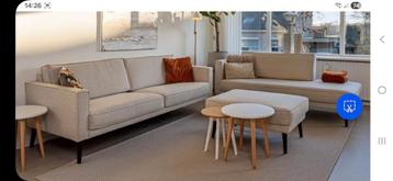 Beige 3-zitsbank + 2-zits lounche bank + hocker.