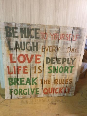 2 mooie tekst borden in nieuwstaat.
Maat: 60 x 60 cm beschikbaar voor biedingen