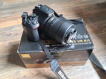Nikon D3500 spiegelreflexcamera + kitlens+tas beschikbaar voor biedingen