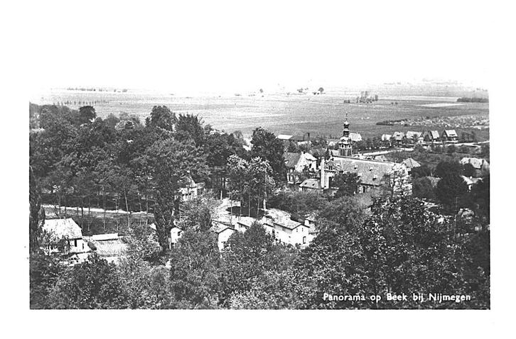 982849 Beek bij Nijmegen Panorama 1956 Gld Gelopen met zegel, Verzamelen, Ansichtkaarten | Nederland, Gelopen, Gelderland, 1940 tot 1960