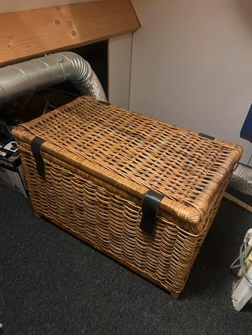 Rieten Opbergkist met Deksel 44x80x51 (lxbxh) beschikbaar voor biedingen