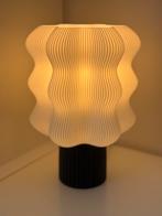 Wavy tafellamp met schakelaar en stekker, Ophalen of Verzenden, Zo goed als nieuw, Minder dan 50 cm