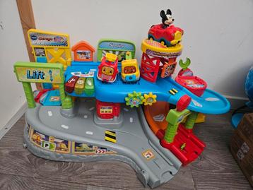 VTech Toet Toet Auto Garage + 3 Auto's beschikbaar voor biedingen